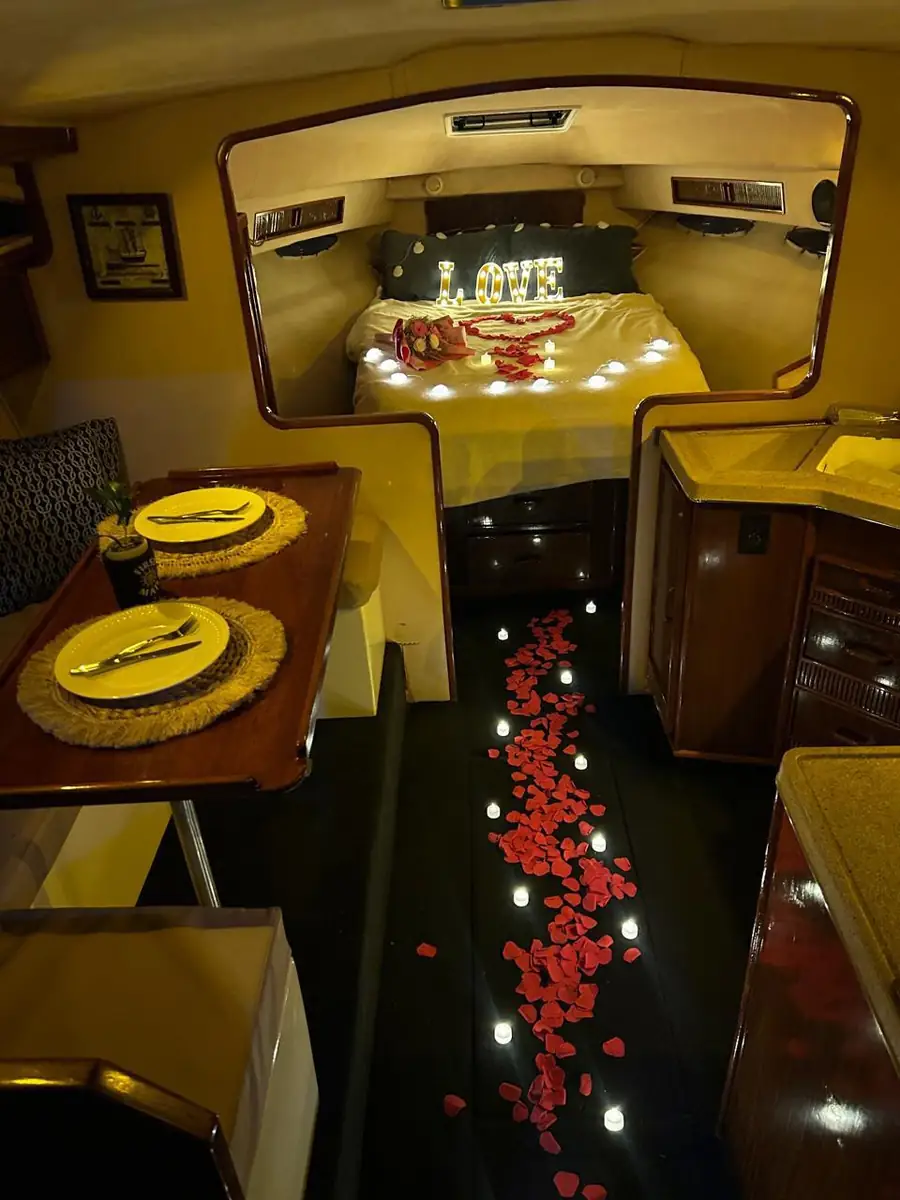 Camarote decorado con temática romántica